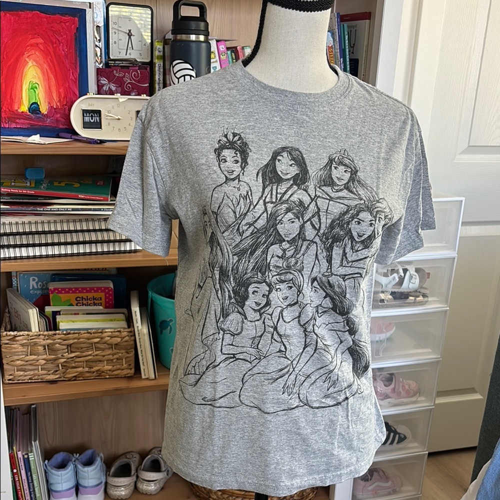 Disney Gray Short Sleeve Tee with Artistic Print